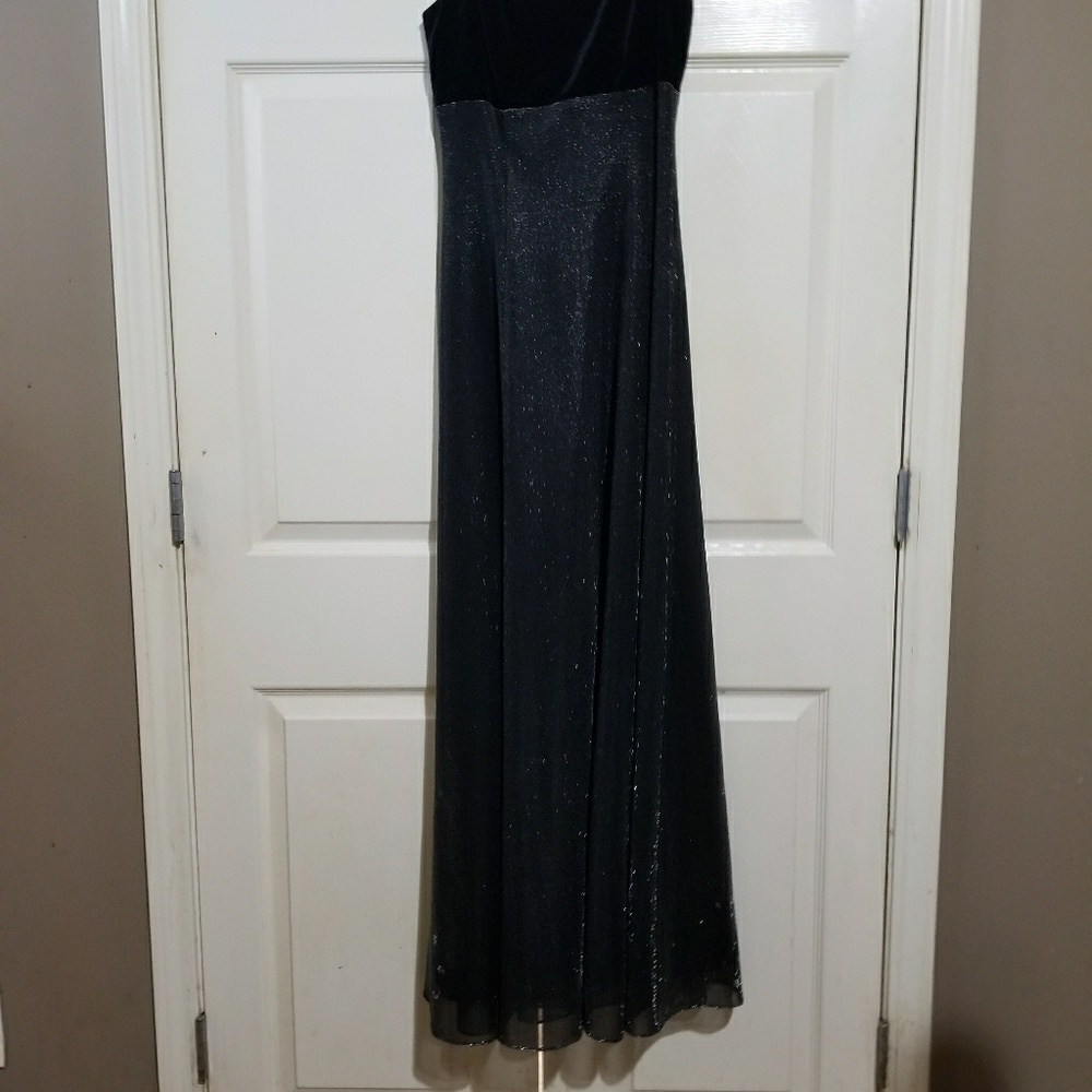 Betsy & Adam | Evening formal gown crystal  4 - Picture 2 of 5